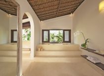 Villa Kubu Premium 3 bedroom, Guest Bathroom 2